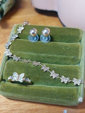 💜5/$25💜 Lot Butterfly Ring Sz 6.5 Bracelet And  Stud Earrings Goldtone